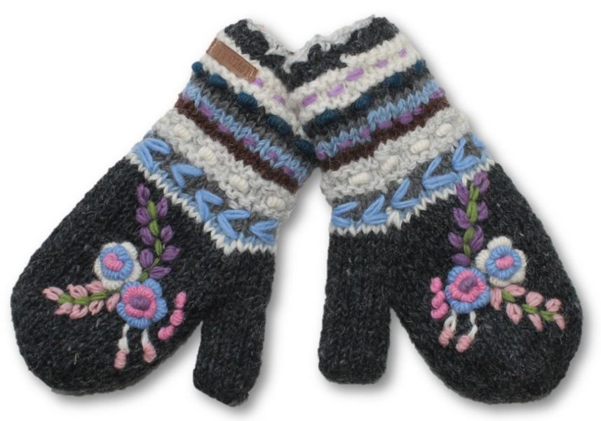 Votter i ull med broderier